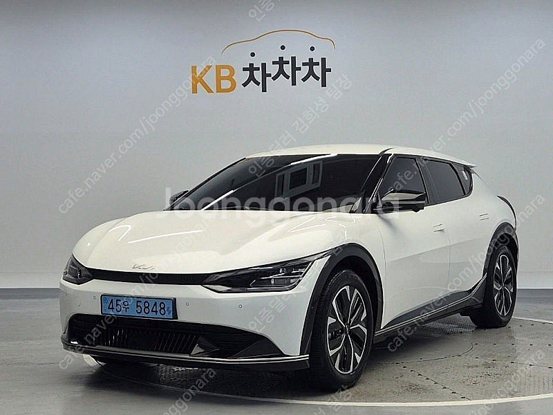 EV6 중고 EV6 중고차 흰색 2022년식 64,840km 롱레인지 어스 중고차 추천--0